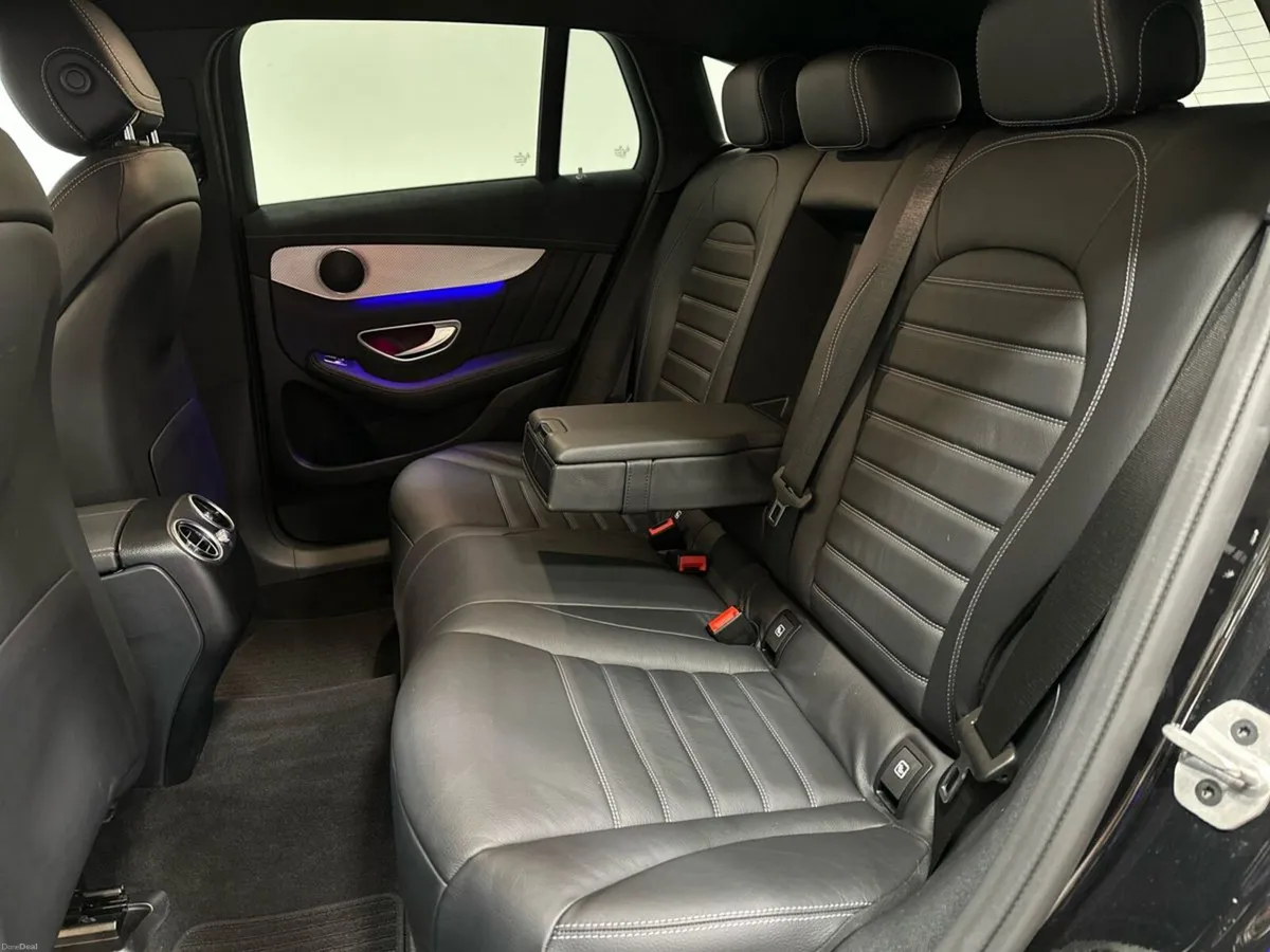 Mercedes-Benz EQC EQC400 4Matic AMG Line - Image 4