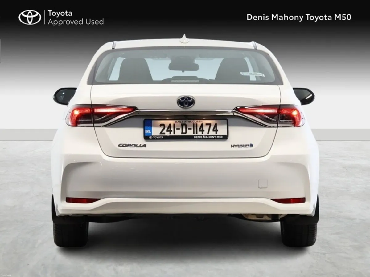 Toyota Corolla Luna Saloon Hybrid - Image 4