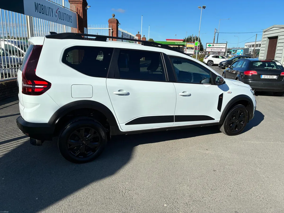 Wheelchair Accessible Dacia Jogger Extreme5Seat+WC - Image 3