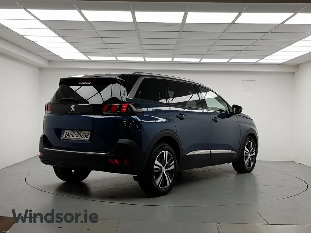Peugeot 5008 1.2 Hybrid 136bhp E-DCS6 Allure - Image 3