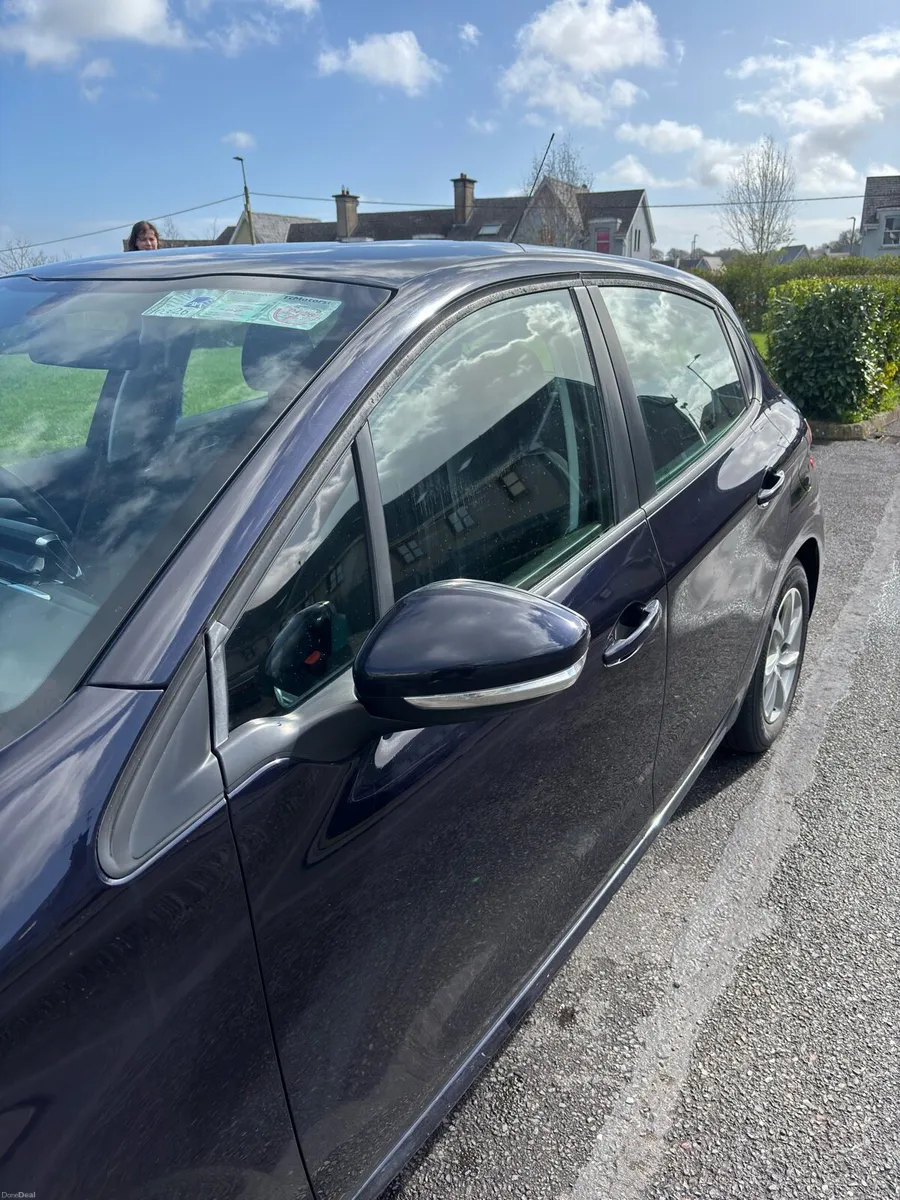 2015 PEUGEOT 208 ACTIVE 1.4 HDI - Image 3