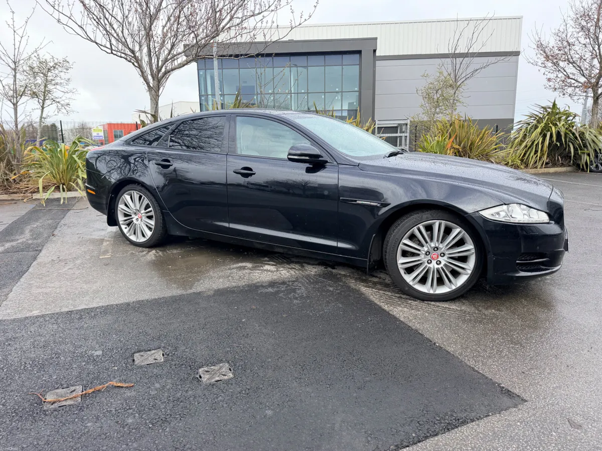 2011 Jaguar XJ 3.0D Premium Luxury Edition - Image 4