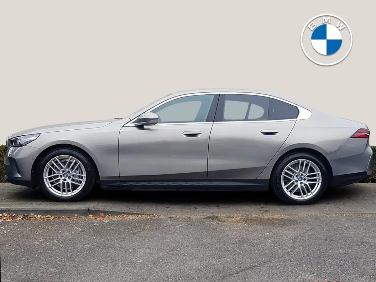 BMW i5 eDrive40 Sport Edition - Image 4