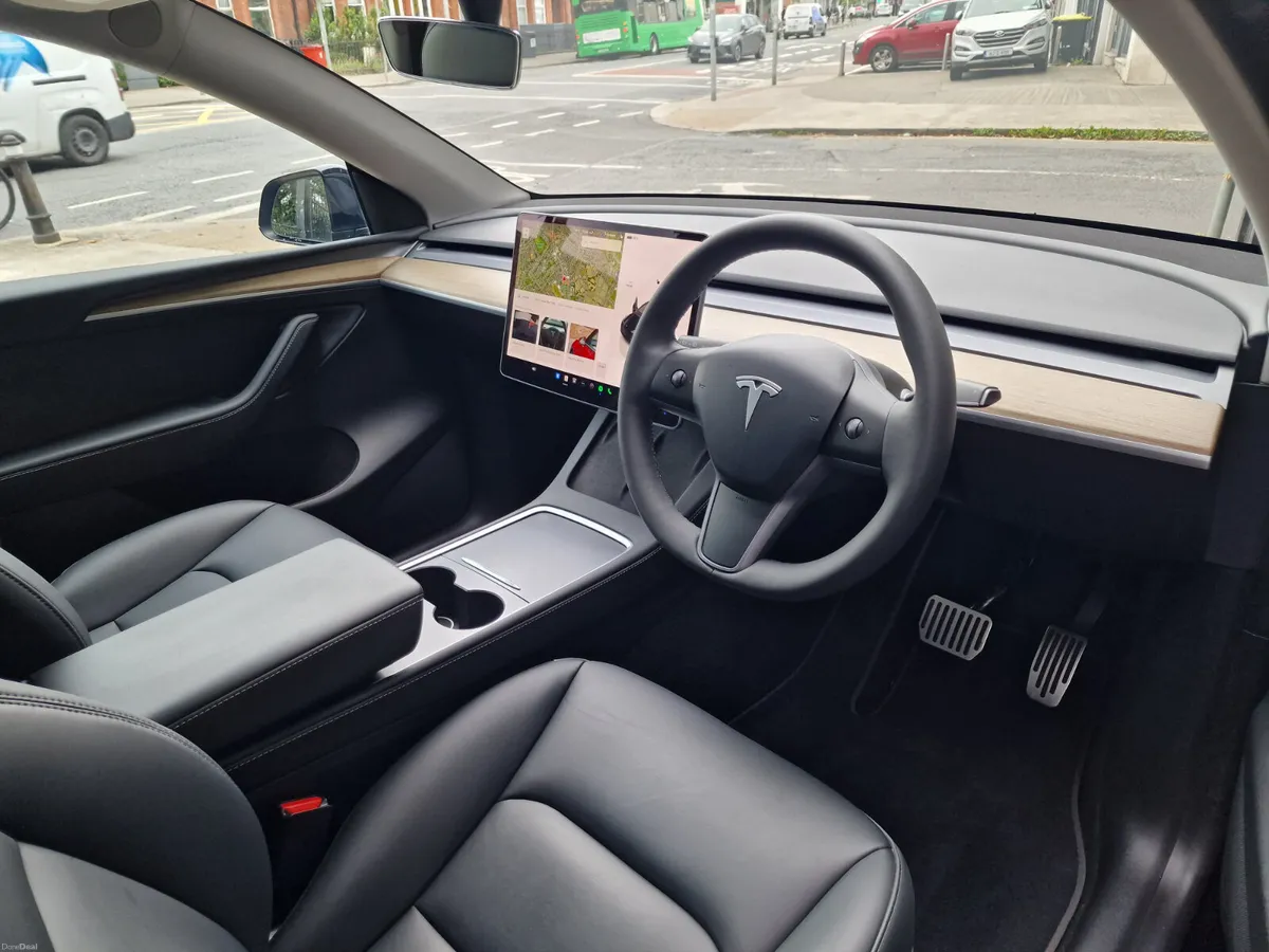2023 (231) Tesla Model Y AWD Long Range - Image 6