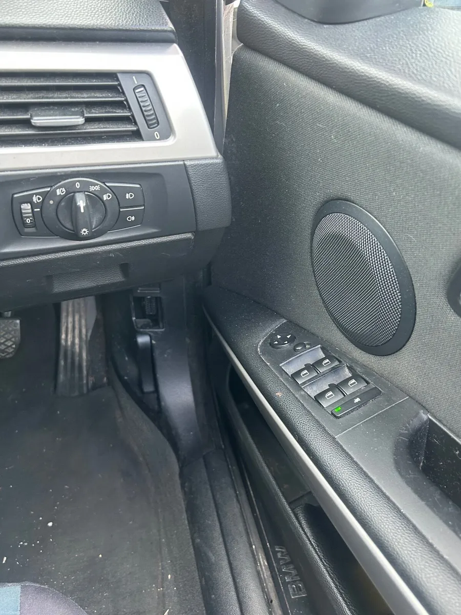 BMW 3-Series 2008 - Image 3