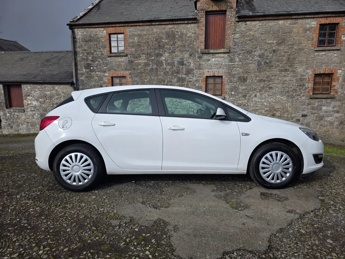 Opel Astra 1.6 diesel ( NCT and TAX ) - Image 4