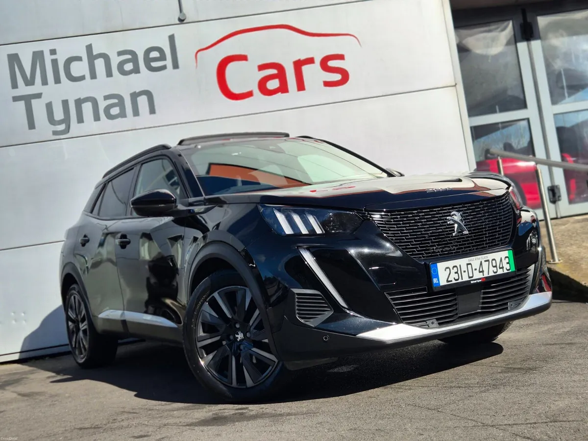 2023 Peugeot 2008e GT Linr Premium, Sunroof - Image 4