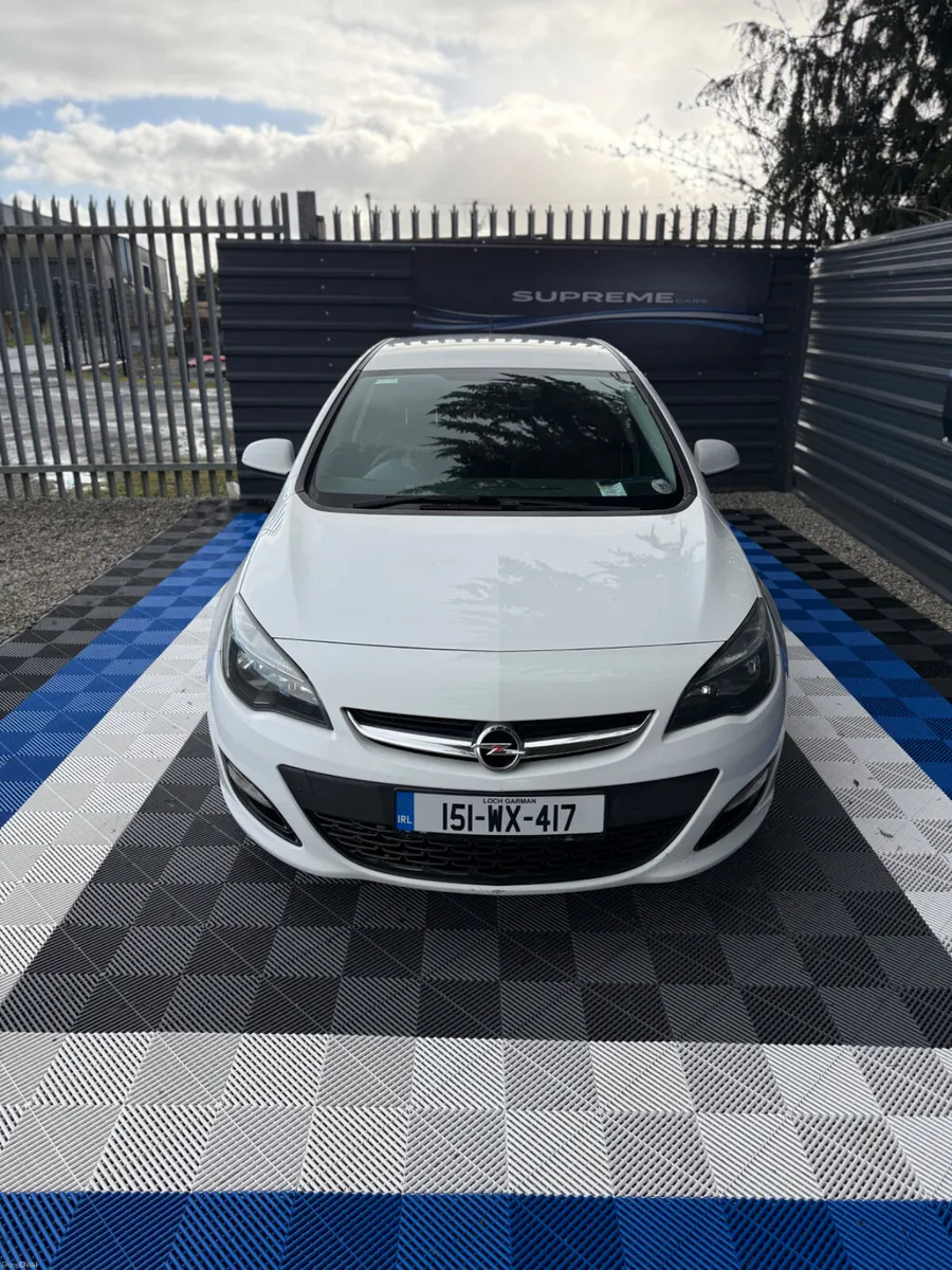 Opel Astra 2015 - Image 2