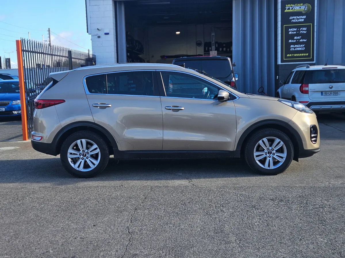 2016 Kia Sportage 1.7D EXS  Panoramic Roof - Image 4