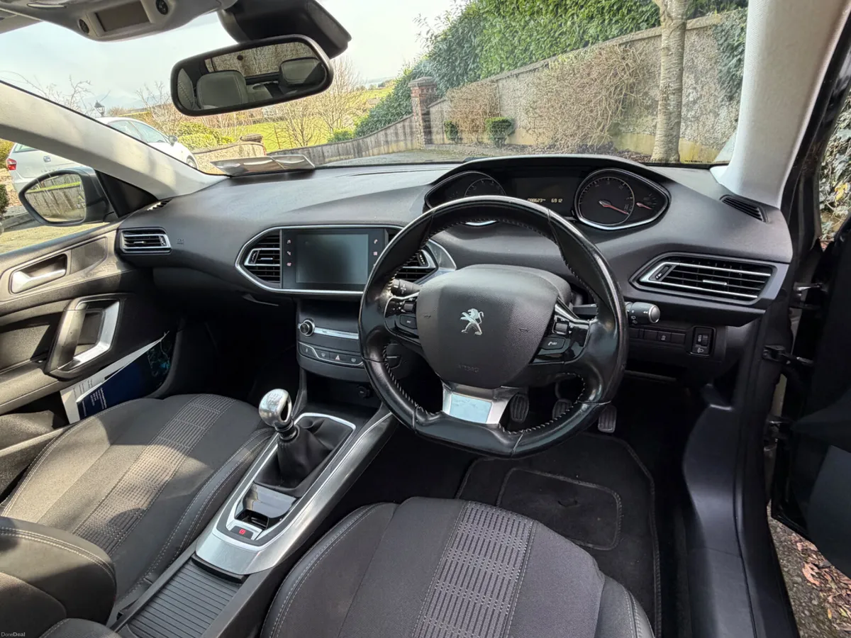 2018 Peugeot 308 1.5 BlueHDI SS Alure Pan Roof - Image 6