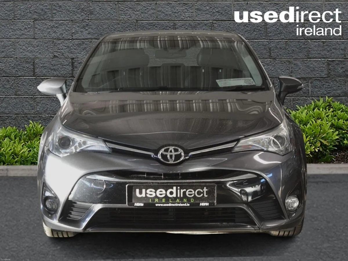 Toyota Avensis 1.6 D-4D Sol Navi Saloon - Image 2
