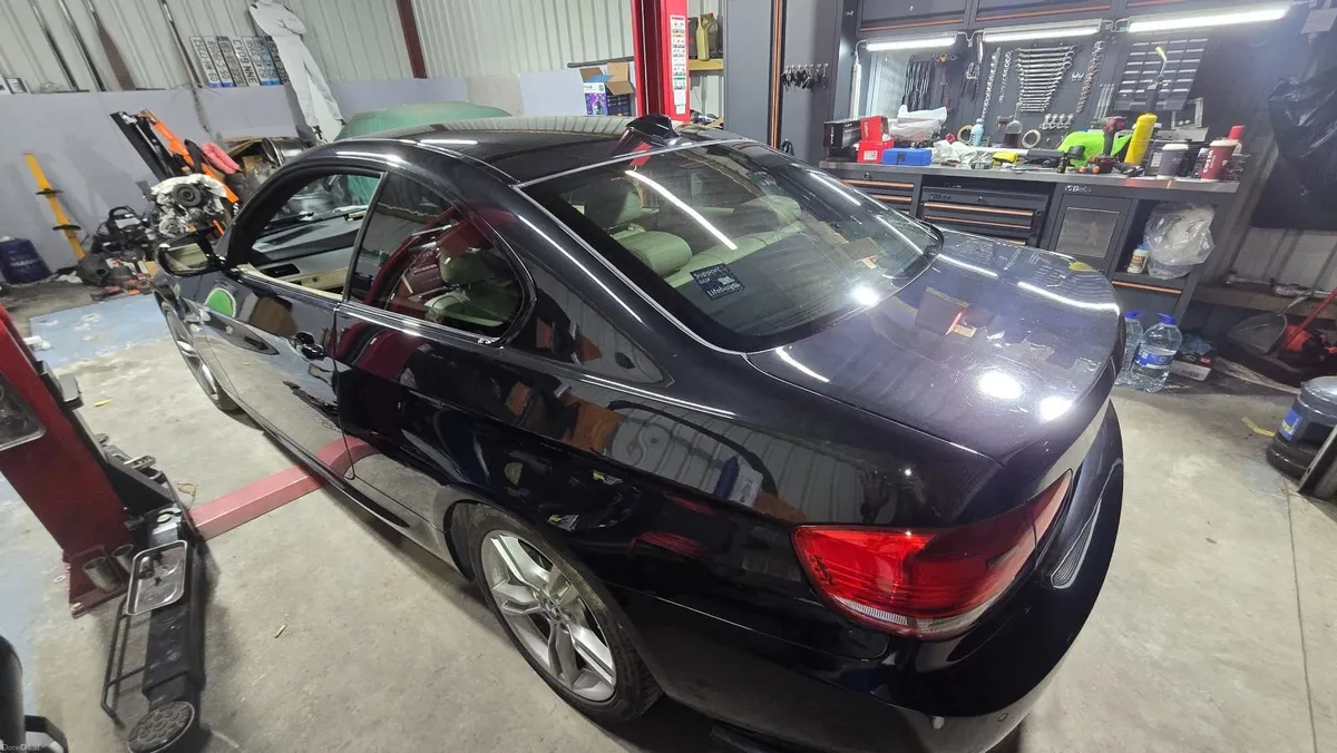 BMW 3-Series 2010 - Image 4