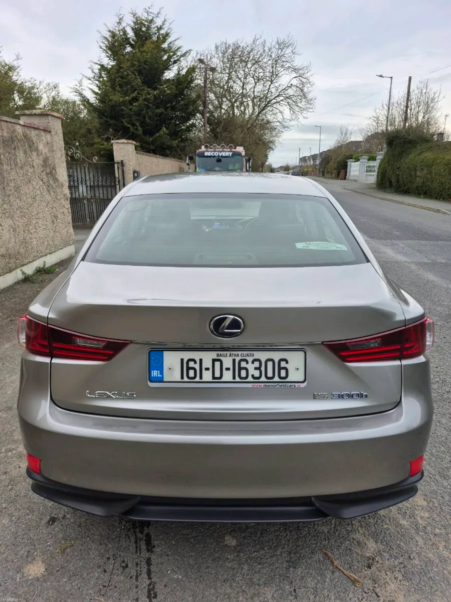 Lexus is300h sport - Image 3
