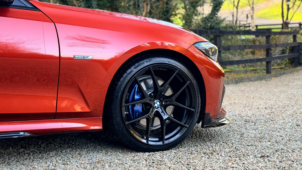 2022 (221) BMW 33OE MSPORT Pro **SUNROOF** - Image 3