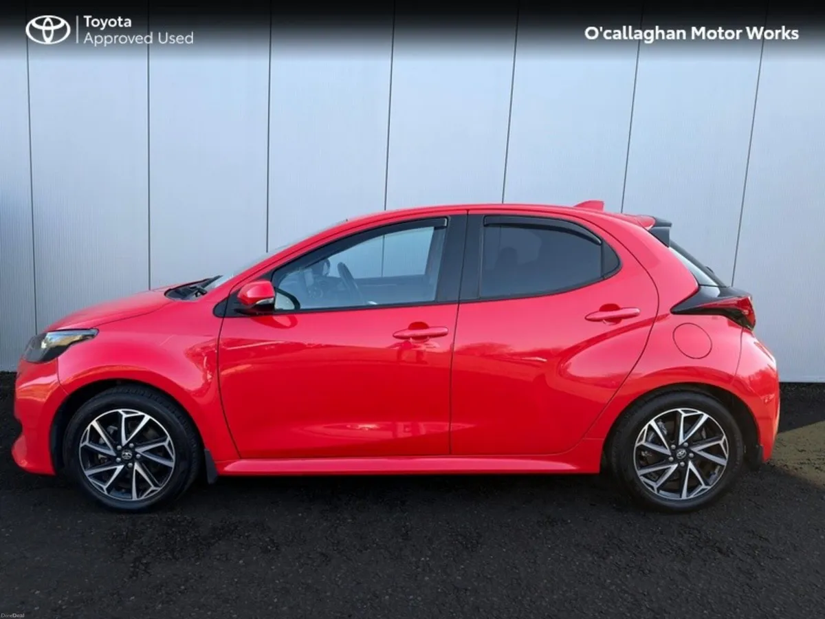 Toyota Yaris LUNA SPORT MOBILE HYB MONO 4DR AUTO - Image 6