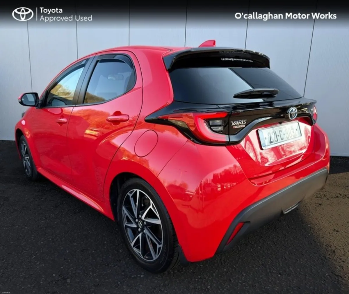 Toyota Yaris LUNA SPORT MOBILE HYB MONO 4DR AUTO - Image 3