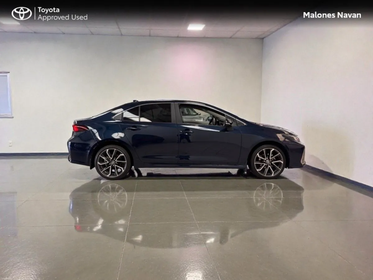 Toyota Corolla COROLLA SALOON SOL - Image 3