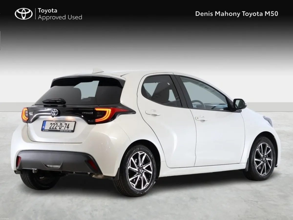 Toyota Yaris Luna Sport Hybrid - Image 2