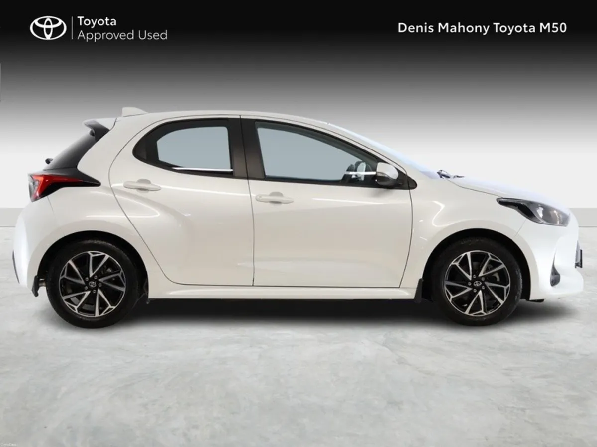 Toyota Yaris Luna Sport Hybrid - Image 3