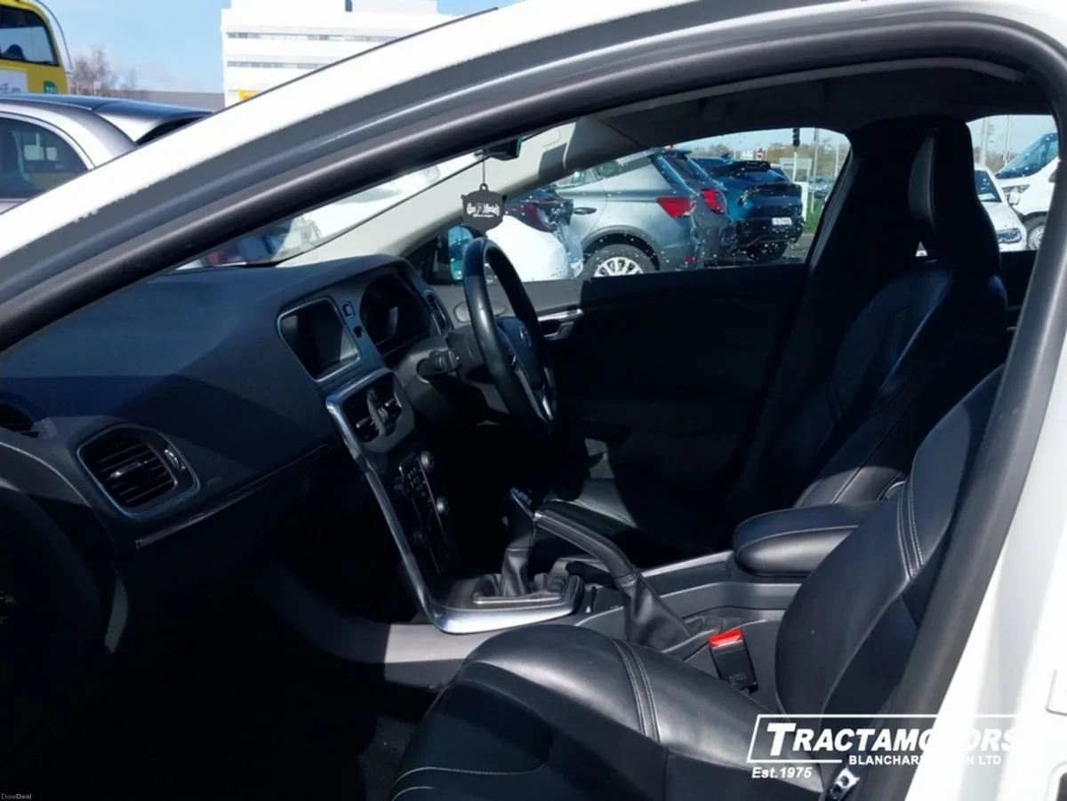 Volvo V40 40 SERIES 2.0 D3 SE LUXURY NAV 150BHP 5 - Image 4