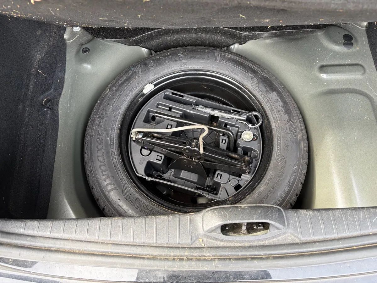 Peugeot 208 1.2 PURE TECH 68 ACTIVE - Image 2