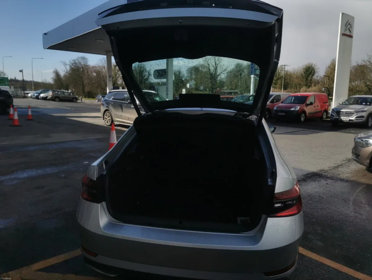 Skoda Superb SPORT 2.0 TDI 150HP   ////  FULL SERV - Image 4