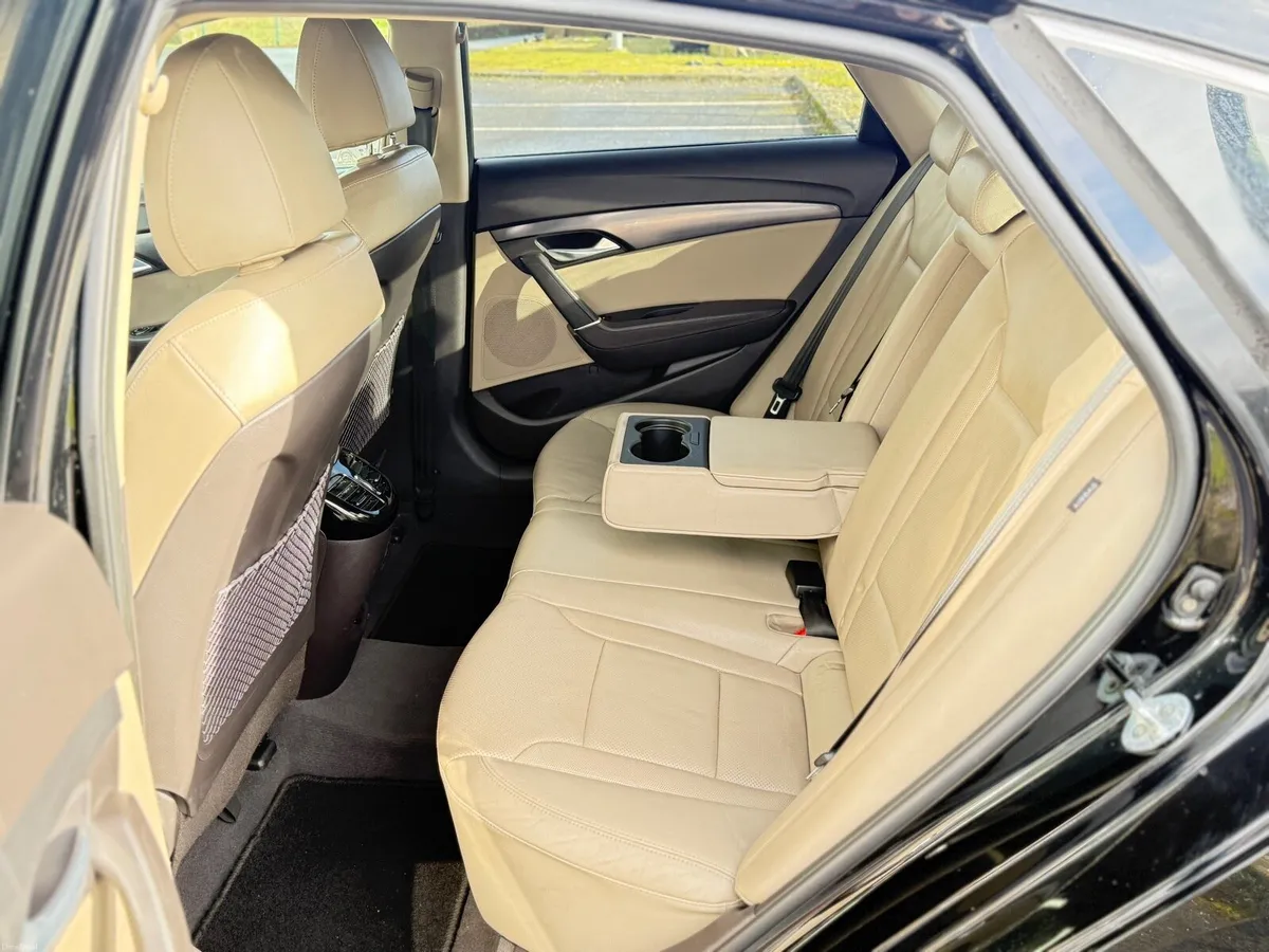 Hyundai i40 salon executive plus automatic - Image 2