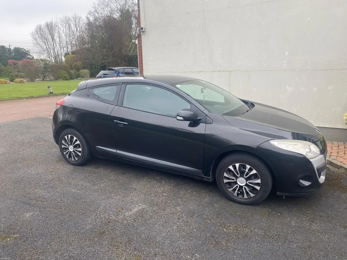 Renault Megane 2010 - Image 1