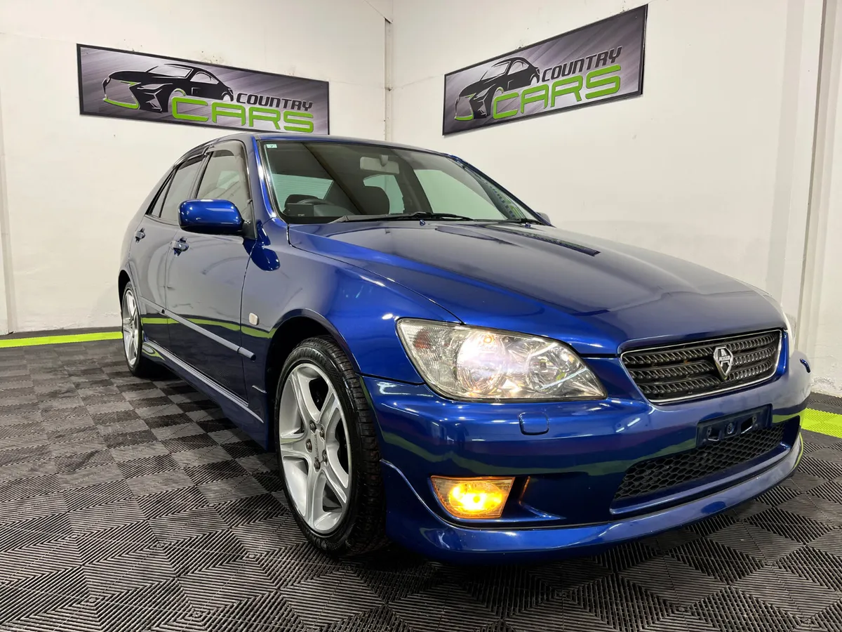 2001 Toyota Altezza Beams// LOW KM’s - Image 3