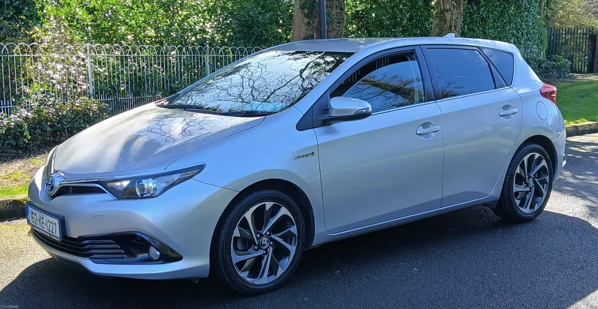 Toyota Auris 2016 *HYBRID 1.8 AUTO* IRISH CAR - Image 2