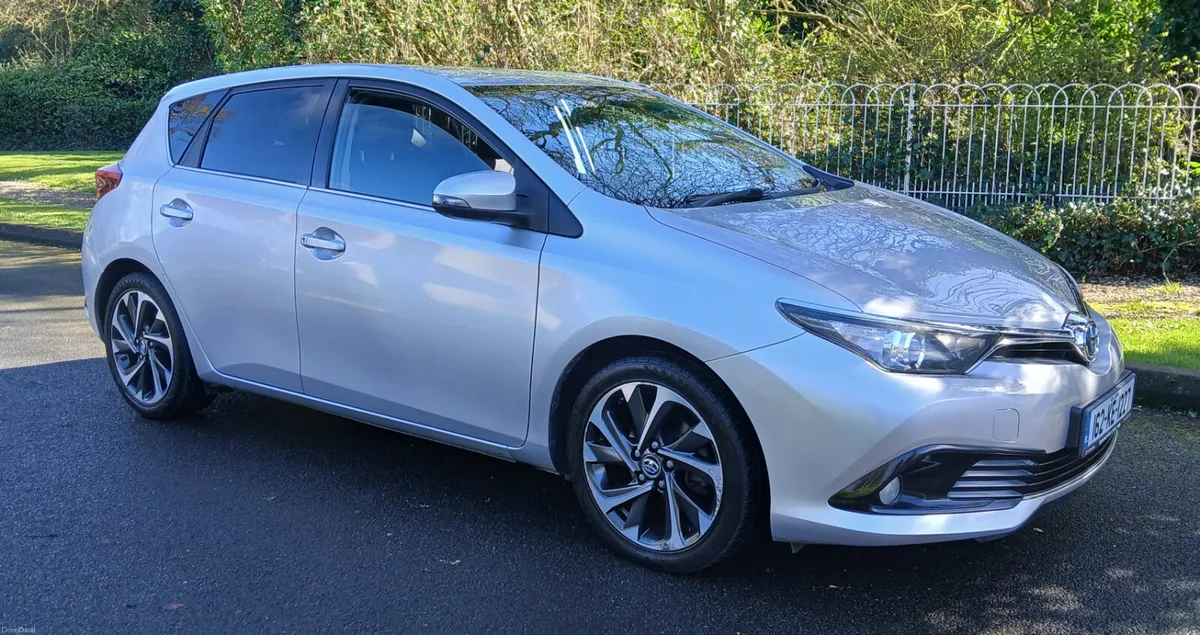 Toyota Auris 2016 *HYBRID 1.8 AUTO* IRISH CAR - Image 1