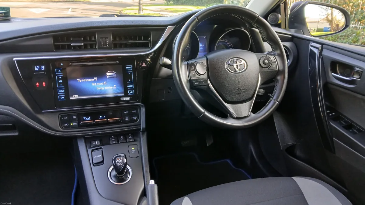 Toyota Auris 2016 *HYBRID 1.8 AUTO* IRISH CAR - Image 4