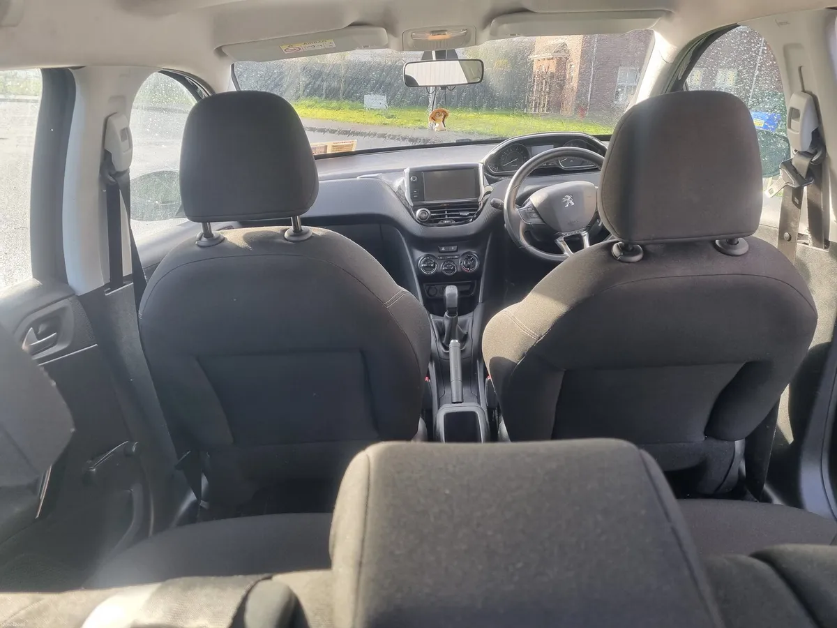 Peugeot 208 1.2 VTI - Image 4