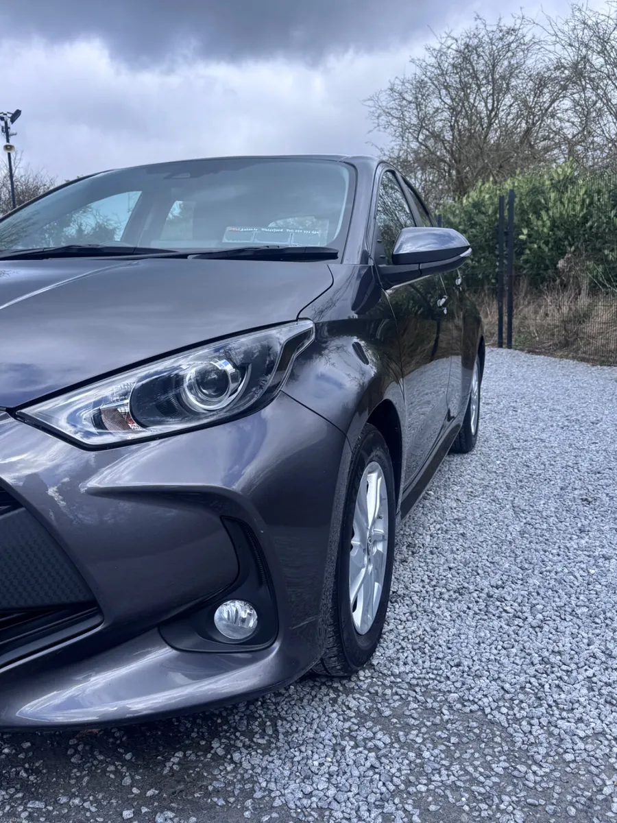 2022 Toyota Yaris Luna ZERO DEPOSIT FINANCE - Image 5