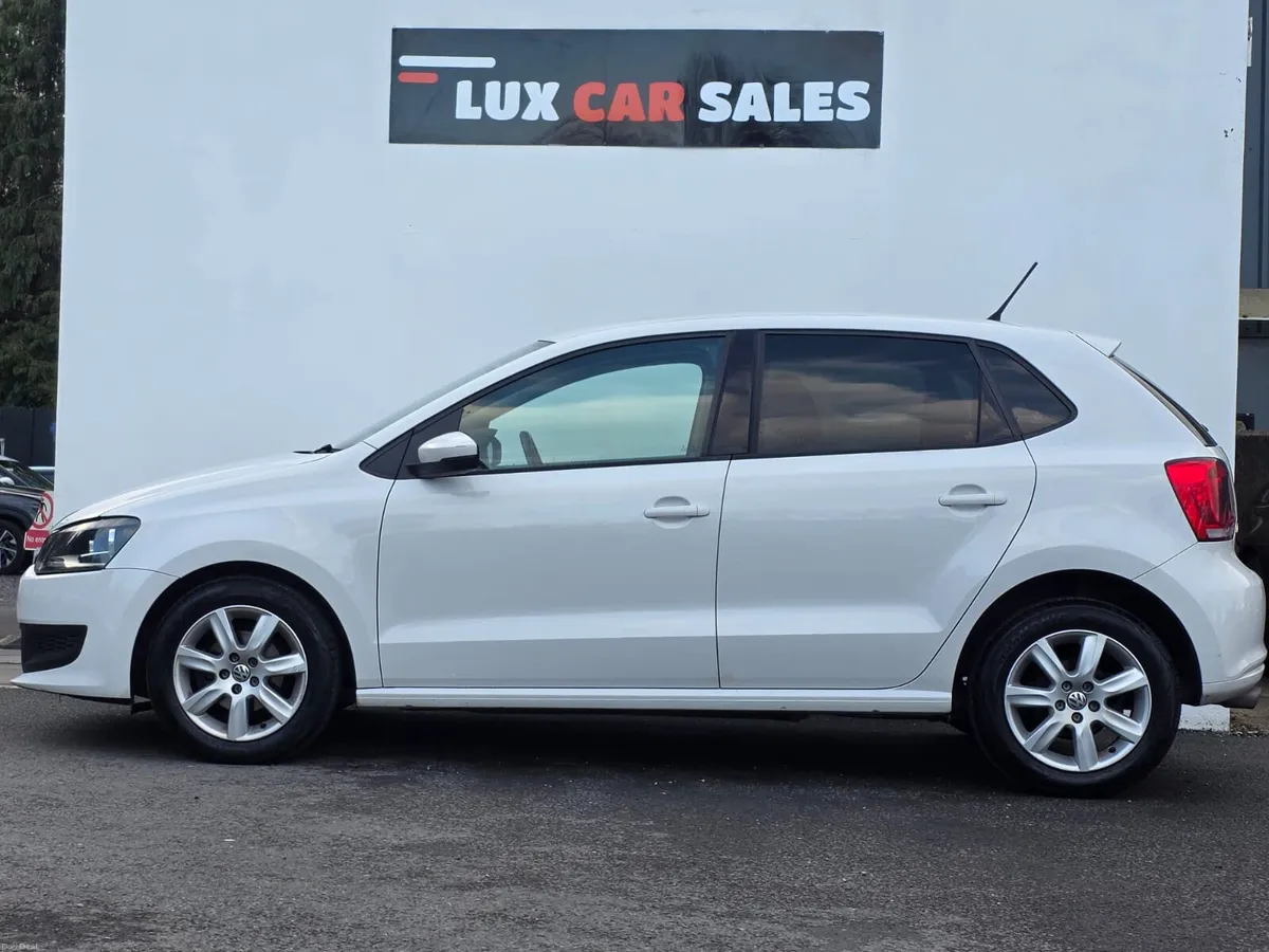 Volkswagen Polo 2013 1.2 PETROL AUTOMATIC - Image 3
