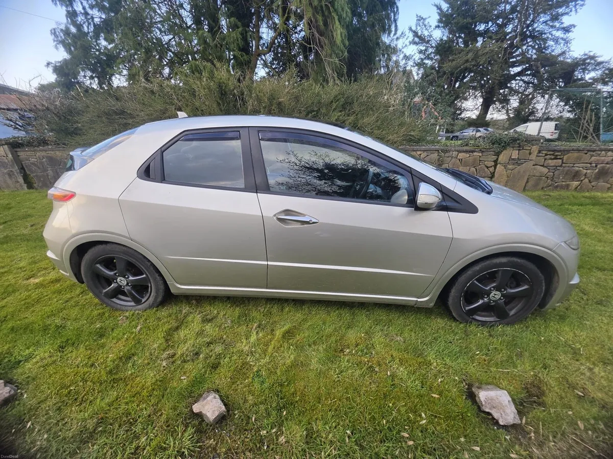 Honda Civic 2010 1.8L i-Vtec i-Shift NCT 11/26 - Image 2