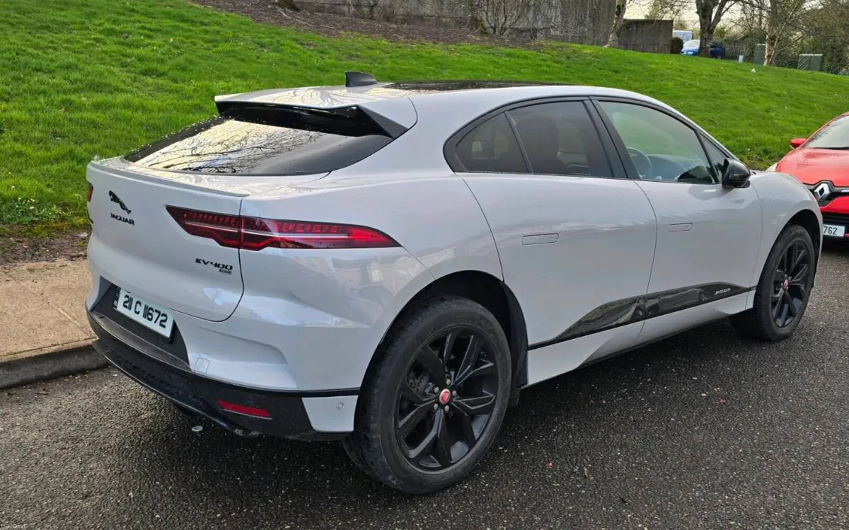 2021 Jaguar i-Pace HSE Black Edition - Image 3