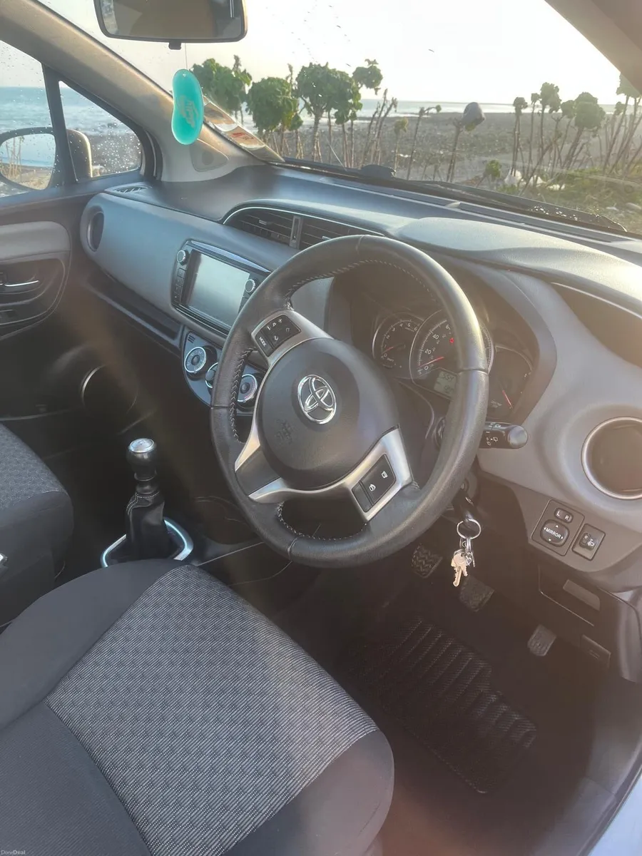 Toyota  Yaris 1.4 diesel - Image 6