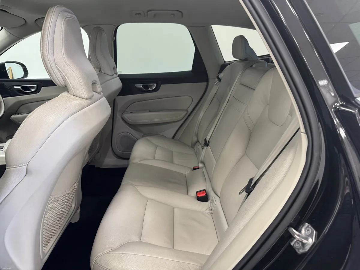 Volvo XC60 2021 - Image 6