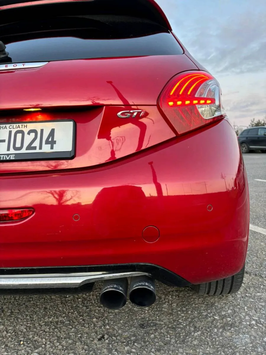 Peugeot 208 GTI - Image 5