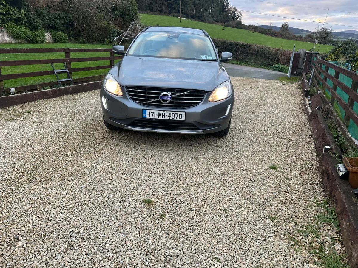 Volvo XC60 2.0 D FWD 2017 - Image 3