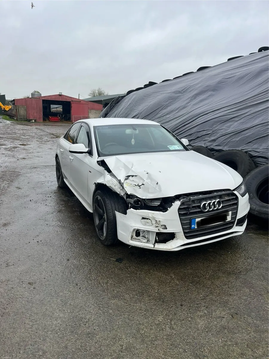 Crashed Audi A4 2015 - Image 1
