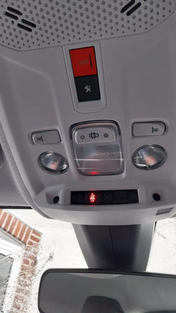 Peugeot  208 - Image 3