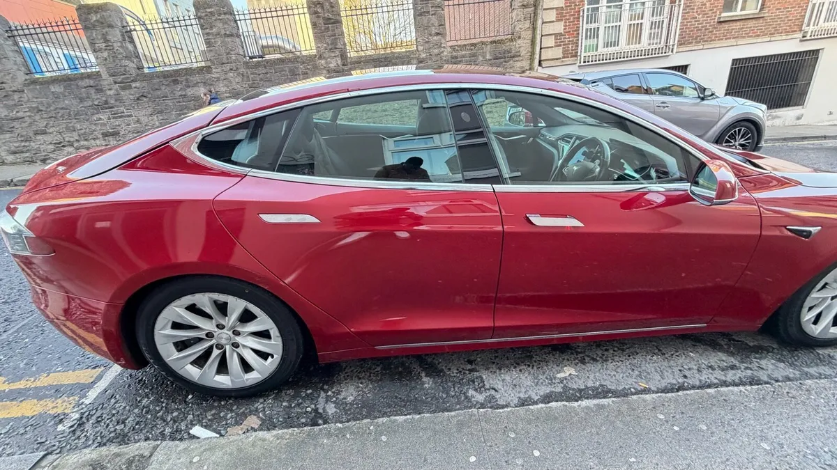 Tesla Model S 75D - Image 4