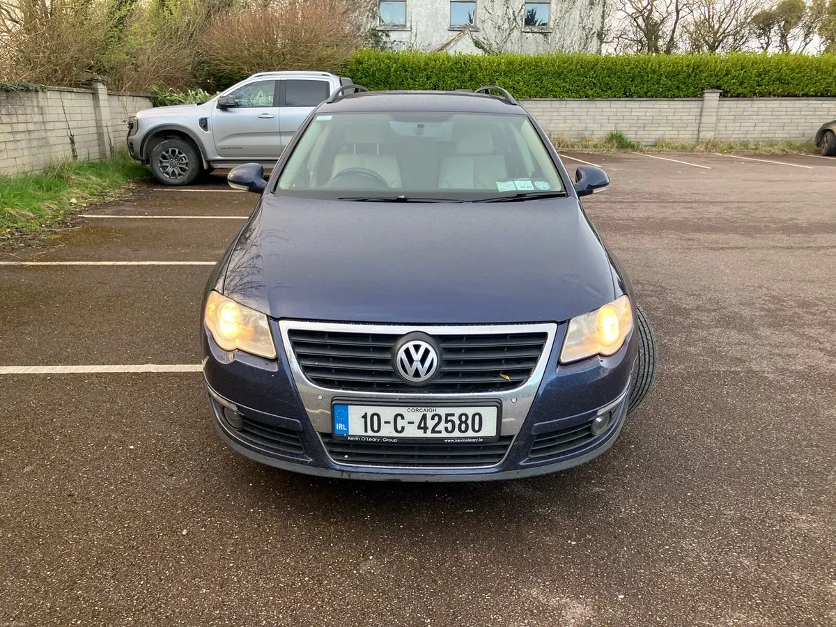 2010 Volkswagen Passat estate - Image 3
