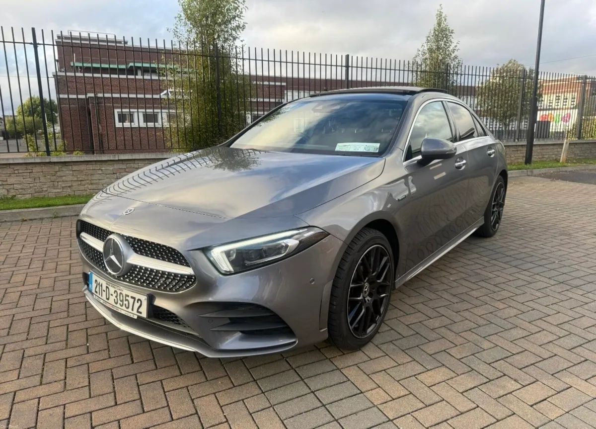 2021 Mercedes Benz A250e AMG Line Premium Plus - Image 3