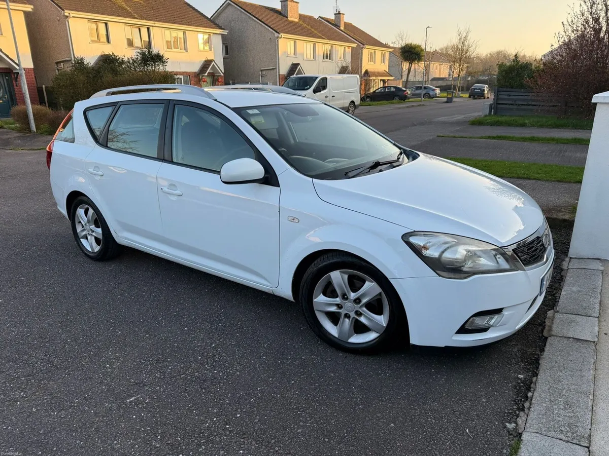 2011 Kia Ceed - Image 1