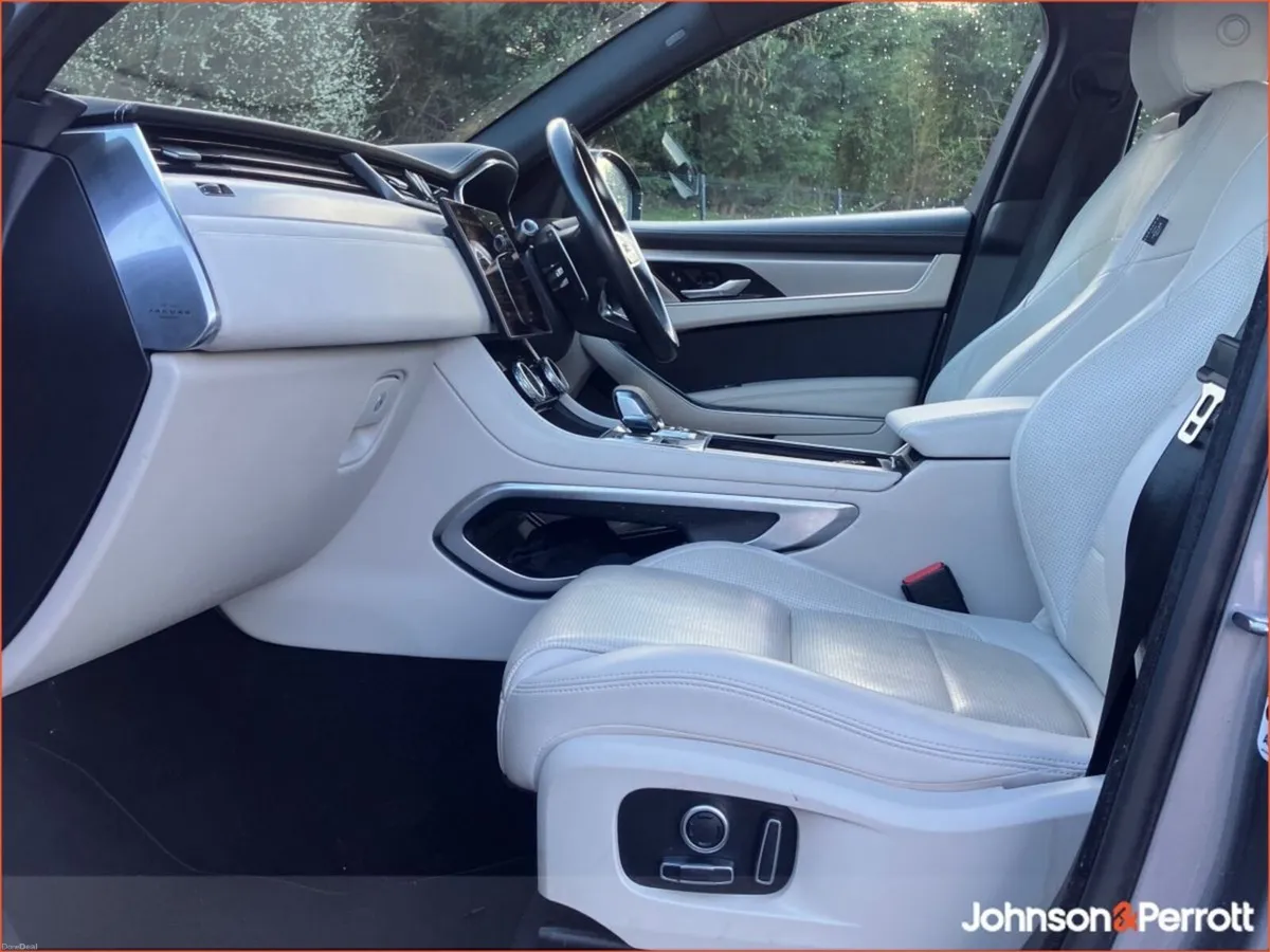 Jaguar F-Pace 2.0 I4 PHEV 404 PS AWD Auto R-dyn S - Image 4
