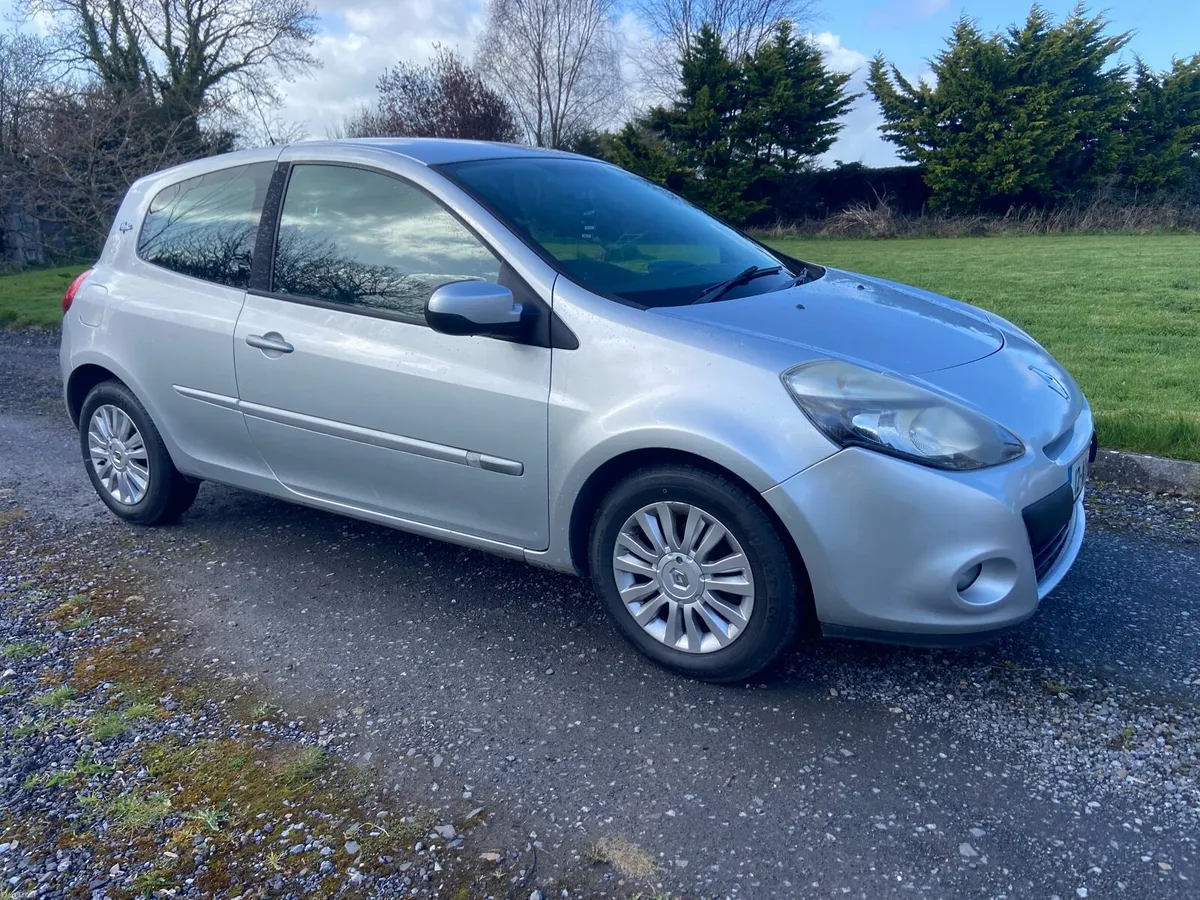 2012 Renault Clio  low milage - Image 1