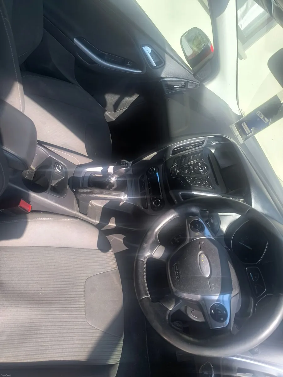 Ford Focus 2012 Titanium - Image 2